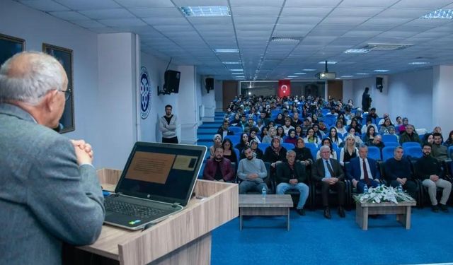 Prof. Dr. Kafkasyalı tarafından Geçmişten Günümüze Türk Kadını konferansı verildi