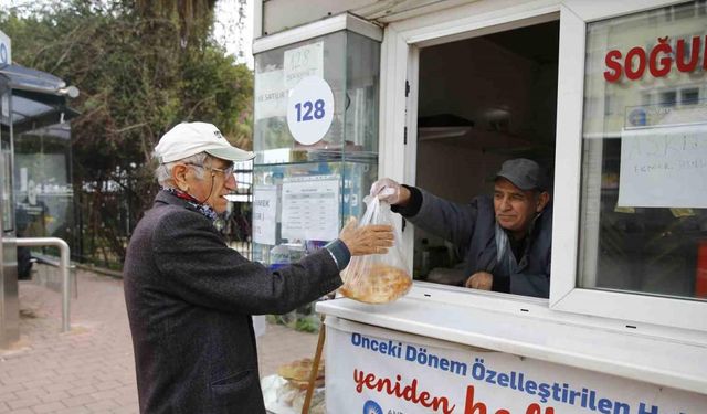 Ramazan pidesi Halk Ekmek Büfelerinde