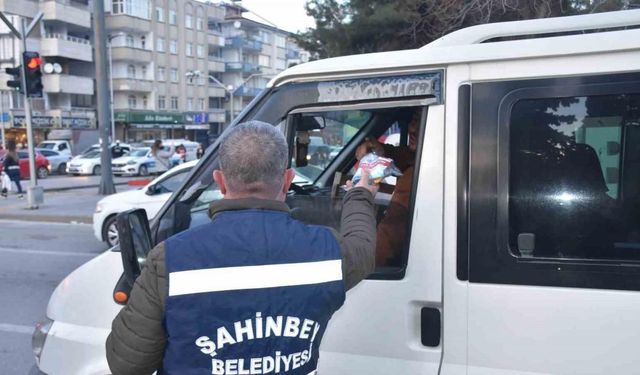 Şahinbey Belediyesi iftara beş kala ile vatandaşların yanında