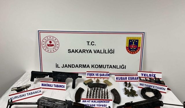 Sakarya’da 2 adet kalaşnikof ele geçirildi