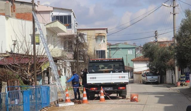 Sarkan kablo motosiklet sürücüsünün boğazını kesti, ölümden döndü