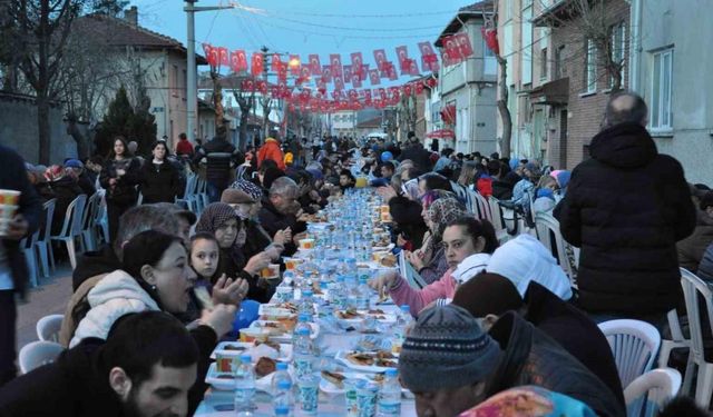 Sazova Mahallesi’nin Mevlid-i Şerif programı binlerce kişinin katılımıyla gerçekleştirildi