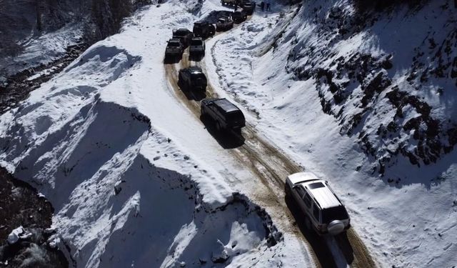 Şehre kar yağmayınca öğrenciler yaylaya çıktı