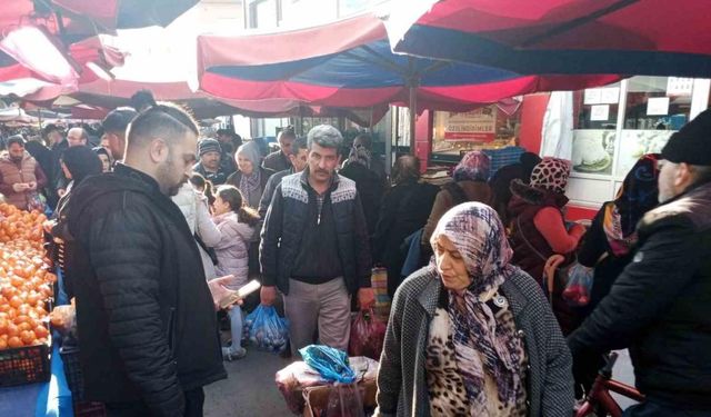 Semt pazarlarında Ramazan yoğunluğu