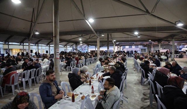 Servi, Gaybiefendi, Meydan ve Ali Paşa mahallesi sakinlerine iftar