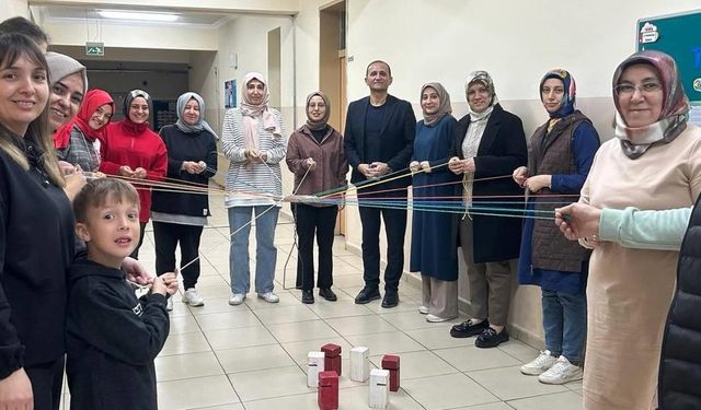 Simav’da öğretmenlere, “Etkili İletişim ve Beden Dili” konulu seminer