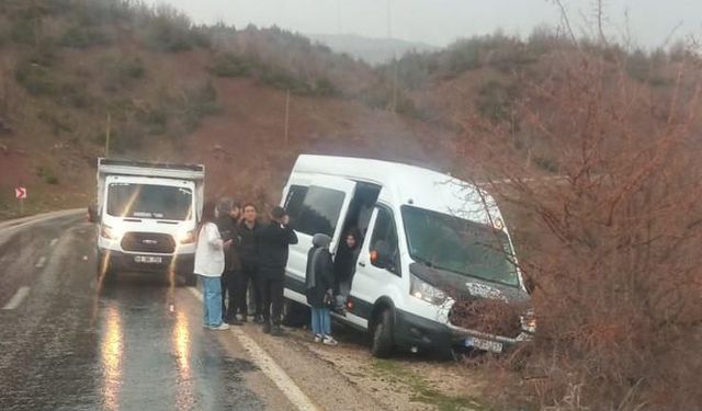 Şırnak-Siirt kara yolunda yoldan çıkan minibüste 1 kişi yaralandı