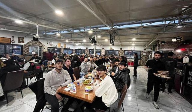 Sivrihisar İlçe Müftülüğü’nden Sivrihisar KYK Yurdu öğrencilerine iftar yemeği