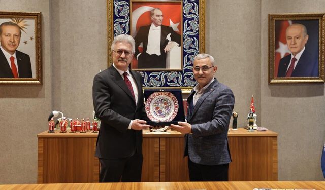 Tamer Karadağlı Kütahya’yı ziyaret etti