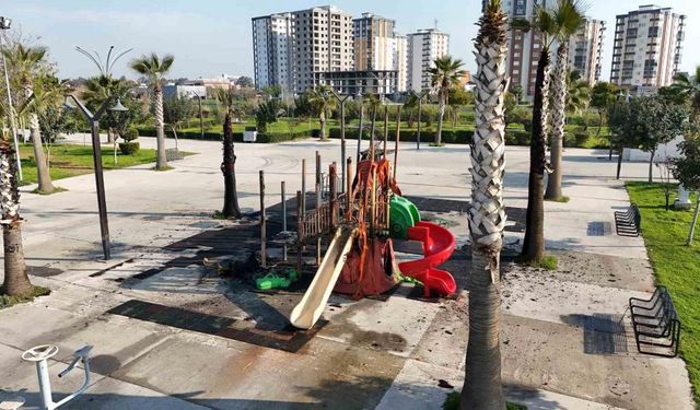 Tarsus’ta Berdan Parkına kimliği belirsiz kişi veya kişilerce zarar verildi