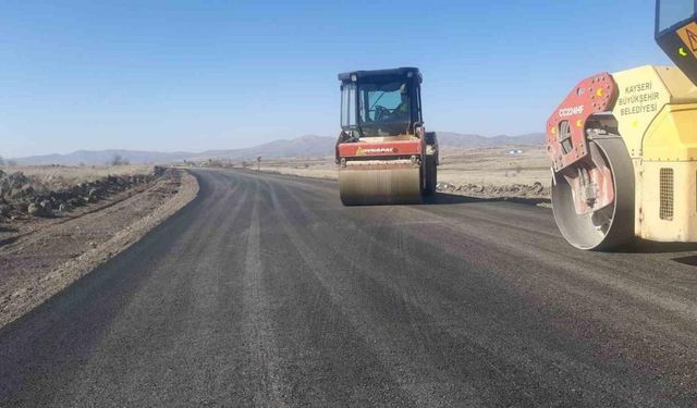 Taşhan’ı merkeze bağlayacak yolda çalışmalar devam ediyor