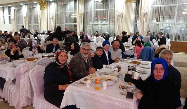 Terziler, tuhafiyeciler ve konfeksiyoncular iftarda bir araya geldi