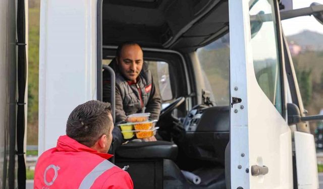 Tır şoförleri iftar saatini Ordu’ya göre ayarlıyor