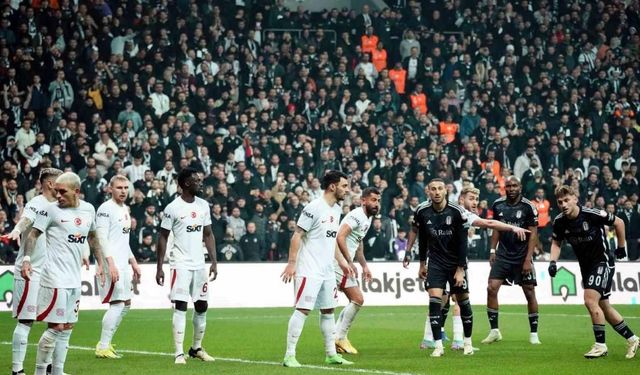 Trendyol Süper Lig: Beşiktaş: 0 - Galatasaray: 1 (İlk yarı)