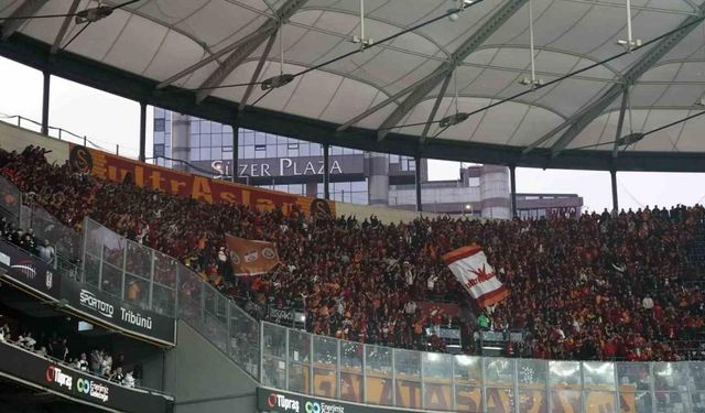 Trendyol Süper Lig: Beşiktaş: 0 - Galatasaray: 1 (Maç devam ediyor)