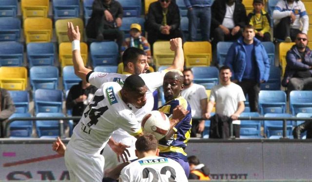 Trendyol Süper Lig: MKE Ankaragücü: 0 İstanbulspor: 1 (İlk yarı)