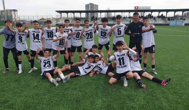 U15’te şampiyon Yolspor