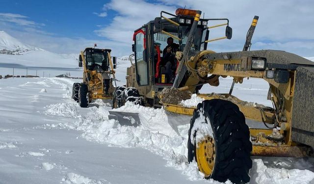 Van’da 129 yerleşim yerinin yolu ulaşıma kapandı