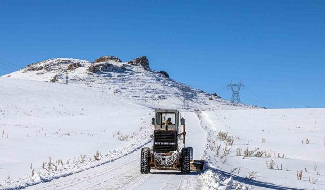 Van’da 152 yerleşim yerinin yolu ulaşıma kapandı