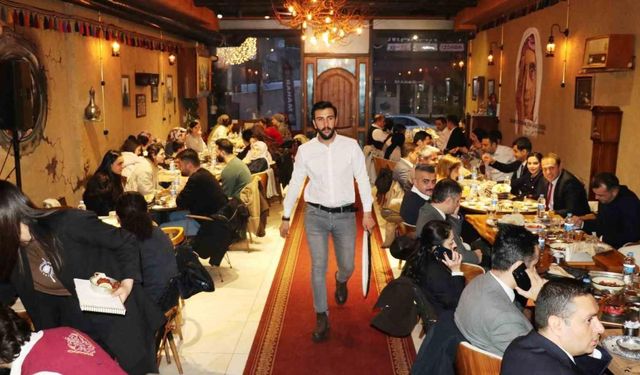 Van’da yöresel yemekler iftar sofralarını süslüyor