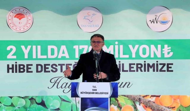 Vanlı çiftçilere 350 bin meyve fidanı dağıtıldı