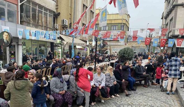 Vatandaşlardan CHP’li başkana iftar tepkisi: "Orucumu parayla aldığım suyla açtım"