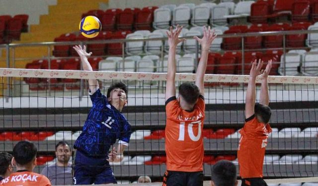 Voleybol Yıldızlar Türkiye Birinciliği, Sivas’ta başladı