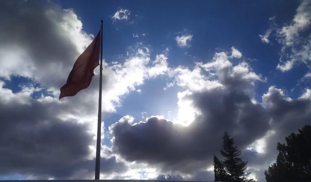 Yağmur sonrası gökyüzünde oluşan Türkiye silüeti fotoğraflandı