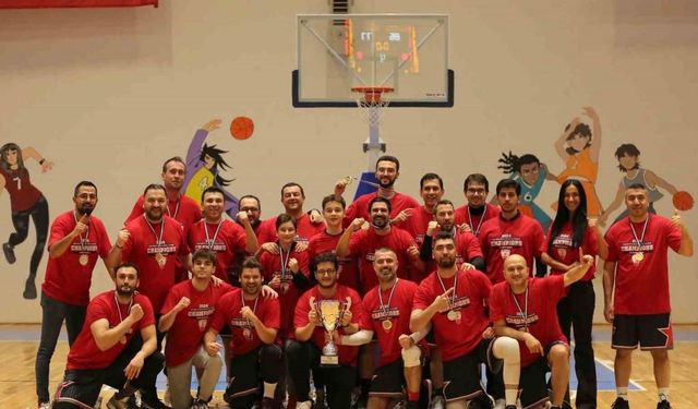 Yıldız Holding Basketbol Takımı, CBL’de şampiyon oldu