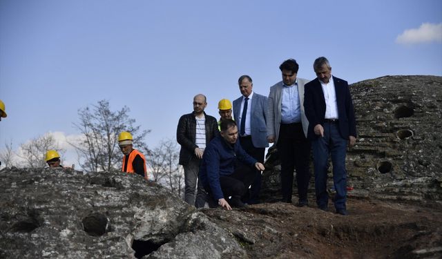 Edirne Valisi Sezer, Gazi Mihal Hamamı'ndaki çalışmaları inceledi