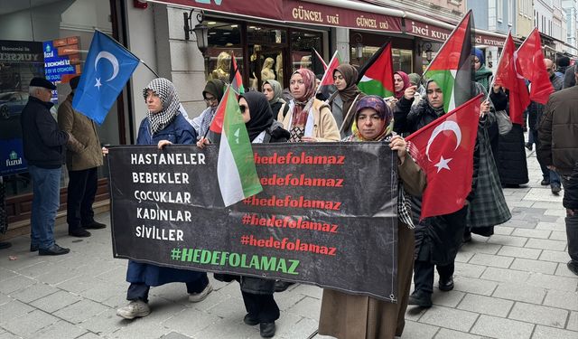 Sakarya'da hekimler ve sağlık çalışanları Gazze için "sessiz" yürüyüşlerini sürdürdü