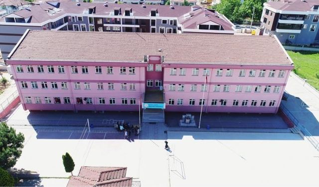 Hendek İmam Hatip'te müdür ve yardımcısı darp edildi