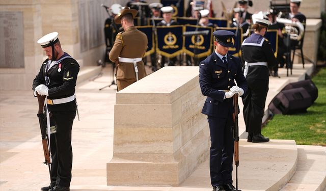 Anzak Günü kapsamında Avustralyalıların Lone Pine Anıtı'nda anma töreni düzenlendi