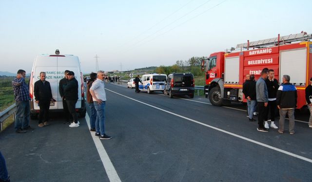 Çanakkale'de bariyerlere çarpan motosikletin sürücüsü ile beraberindeki kişi öldü