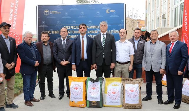 Edirne'de çiftçilere hastalıklara dayanıklı yerli hibrit ayçiçeği tohumu dağıtıldı