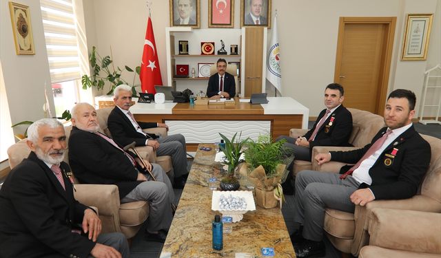 Erenler Belediye Başkanı Dinç'e ziyaretler sürüyor