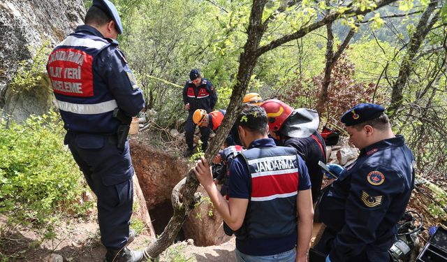 GÜNCELLEME - Bursa'da define aramak için mağaraya giren 3 kişi hayatını kaybetti