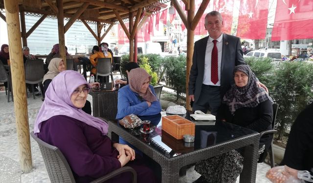 Harmancık'ta kırsal mahallelerden pazara gelen kadınlara kafeterya tahsis edildi