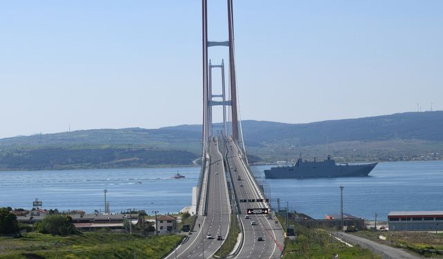 İspanya'nın amfibi hücum gemisi Çanakkale Boğazı'ndan geçti