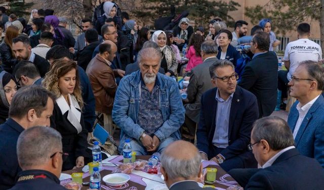 ASKON Konya öğrencilerle iftarda buluştu