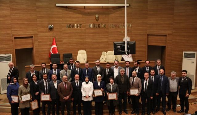 Başkan Çolakbayrakdar, mazbatasını aldı