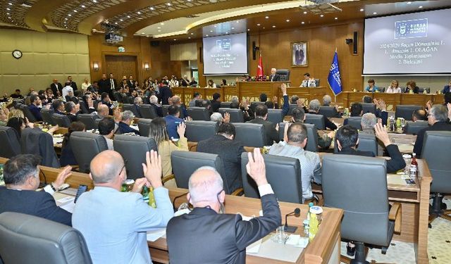 Bursa Büyükşehir Meclisi'nden eski Başkan Aktaş'ın faaliyetlerine oy birliği