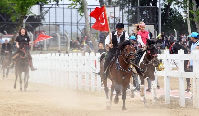 Bursa Osmangazi'de şahlanan rahvan atları nefes kesti