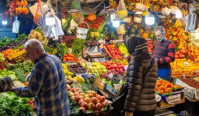 Bursa'da pazarlarda siyasilere mesaj