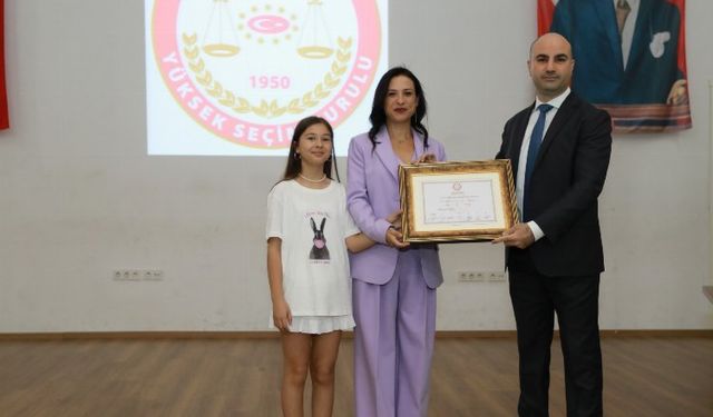 Filiz Başkan mazbatasını aldı