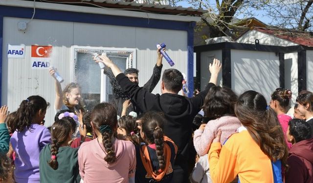 Haydi Tut Elimi Derneği 'Hatay İçin Elele' verdi