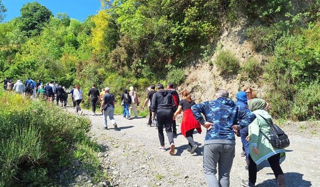 Kocaeli Gölcük’teki doğa yürüyüşünde buluştu