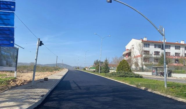 Kocaeli İzmit'te asfalt ve kaldırım çalışması