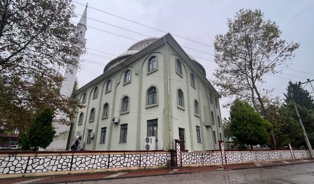 Kocaeli'de Yavuz Selim Camii’nin dış cephesini yeniledi