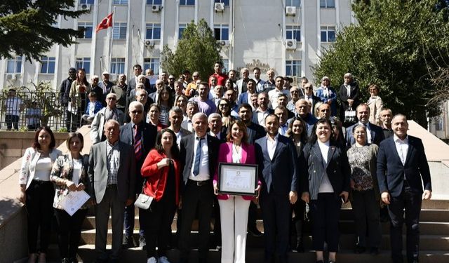 Malkara'da Nergiz Karaağaçlı Öztürk mazbatasını aldı